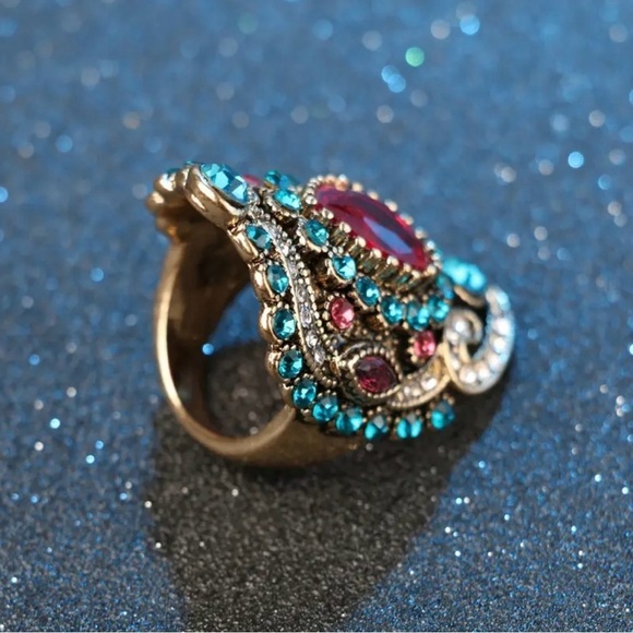 Size 7 Accent Ring - Picture 3 of 6